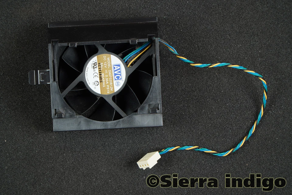 Fujitsu Primergy TX120 S3 Fan holder for 3.5-inch HDDs with DA07020B12MPS19 - Bild 1 von 1