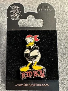 SPILLA BIKER BAD BOY DONALD Disney 2009 Prima Uscita - Foto 1 di 2
