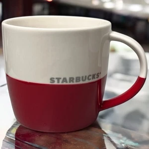 2011 Starbucks Coffee Mug Cup Red & White Silver Logo Bone China 16 oz - Foto 1 di 3
