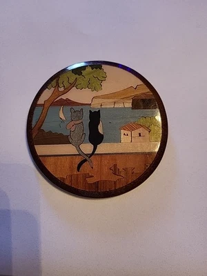 Posavasos para gatitos con incrustaciones de madera hecha a mano Foto 1 de 2