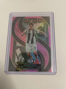2024-25 Panini Select FIFA - Mezzanine Kenan Yildiz #138 Pink Mojo Prizm /299 - Imagen 1 de 2