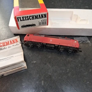 Fleischmann HO Scale 4352 E-lok BR 120 143-3 DB Locomotive Excellent Cond UQ11 - Picture 1 of 17