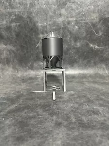 Grain bin with Unload Ramp(Large) - Picture 1 of 11