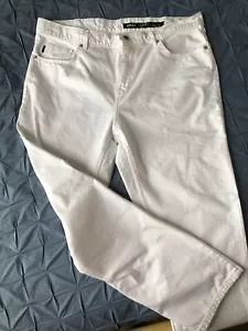 DKNY MEN'S ST. MARKS WHITE DENIM JEANS SLIM FIT (SIZE: 38W X 30L) - NWOT - Picture 1 of 8