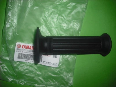 Empuñadura de manillar derecha Yamaha DT125 DT175 DT250 Foto 1 de 3