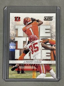2022 Panini Score Ja'Marr Chase Toe the Line #TL-JC Cincinnati Bengals - Foto 1 di 2