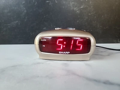 Vintage Sharp Digital Electric Clock Model SPC1235 AC 120V, 60Hz 5 W - Image 1 of 4