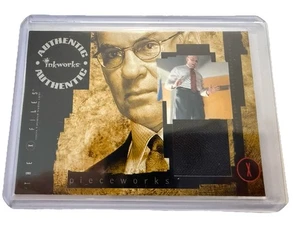 The X-Files Season 9 Costume Pieceworks Card PW5 Skinner Mitch Pileggi Inkworks - Picture 1 of 2