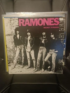 Ramones – Rocket To Russia Lp Vinyl Usa SireSR 6042 with barcode Punk Hardcore - Picture 1 of 7