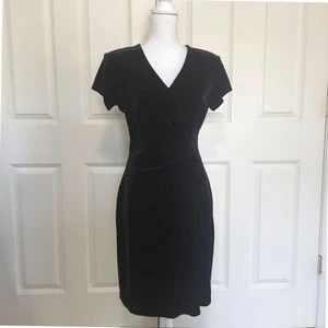 Robbie Bee Black Velvet Short-Sleeve V-Neck Ruched Sheath Dress Size 10 feminine - Picture 1 of 7