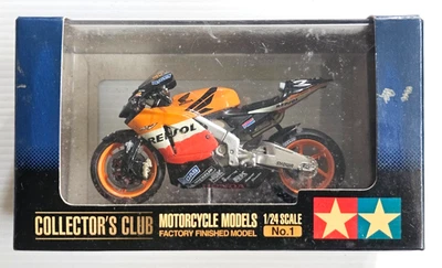 Diecast MotoGP Repsol Honda Rc211V '05 No.3 Biaggi brand 1/24 scale  Tamiya - Image 1 of 2