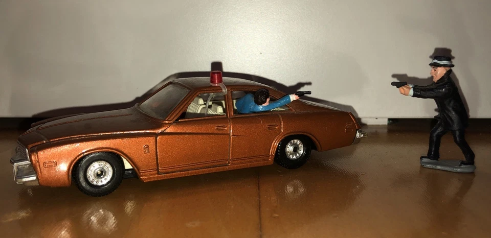 Vintage 1975 70er Jahre Corgis 290 Kojak Buick Regal Auto Fahrzeug + Figur - Bild 1 von 4