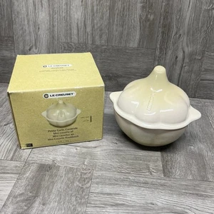 LE CREUSET Vegetable Series Petite GARLIC Casserole Mini Cocette Dune 10oz. NEW - Picture 1 of 24