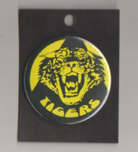 WESTS TIGERS   TIGERS [1]  SUPPORTERS BUTTON  NEW Size 5.5cm  Diam - Bild 1 von 2