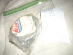 Cubierta de junta de carburador Yamaha NOS 256-13564 XS1 XS2 TX650 SR500 XT500 TT500  - Imagen 1 de 3