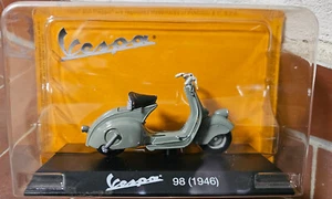 DIE CAST " VESPA 98 (1946) " VESPA COLLECTION SCALA 1/18 - Foto 1 di 2