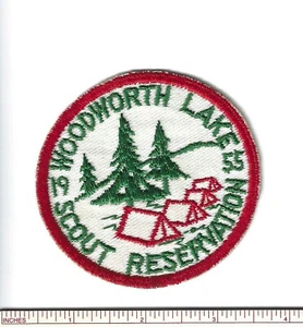 EK SCOUT BSA 1955 WOODWORTH LAGO RISERVA CAMPO PATCH CHIUSO NEW YORK DISTINTIVO NY - Foto 1 di 2