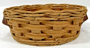 Cesta tejida de madera Pyrex para 2 cuartos de galón Cazuela redonda con asas de cuero de colección - Imagen 1 de 9