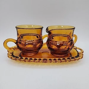 Set 3 pezzi zuccheriera e vassoio vintage Indiana Glass Co corona ambra impronta pollice - Foto 1 di 18