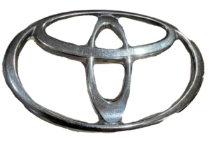 Toyota Metal Trunk Emblem Chrome Logo Rear Exterior Badge 3 1/4" x 2 1/2" - Bild 1 von 5