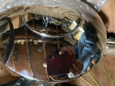 RENAULT 4CV  1957 & EARLIER OBSOLETE HUBCAP N.O.S.  FOR THE "STARWHEELS" - Image 1 of 2