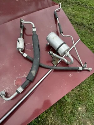 Cadillac Brougham Eldorado 1980-1985 líneas de aire acondicionado con bote y soporte de montaje Foto 1 de 4