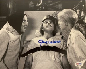 Foto 8x10 firmada por Gene Wilder "Young Frankenstein" - Certificado PSA 6A79730 - Imagen 1 de 3