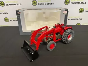 SPECAST CLASSIC SERIES 472 1:16 SCALE MASSEY FERGUSON 98 DIESEL TRACTOR - Picture 1 of 5
