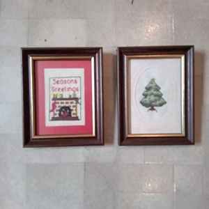 2x gerahmtes Stickbild Kreuzstich Weihnachten Motiv Handarbeit - gebraucht. - Bild 1 von 2