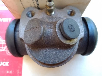 JEEP/WILLYs FRONT RIGHT WHEEL CYLINDERs 1960-71 CJ5,CJ6,DJ5 WITH 9″ FRONT DRUM'S - Image 1 of 4