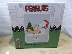 Peanuts Snoopy & Woodstock Lagerfeuer Weihnachten flackerndes Nachtlicht versiegelt - Bild 1 von 6