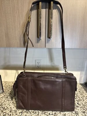 Estuche de Viaje Suave Vintage SOLO Dañado Cuero Adjunto Borgoña Original Foto 1 de 4