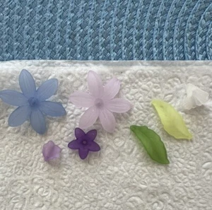 Huge Lot Mixed Color Frosted Acrylic Large Blossom Flower Beads - Picture 1 of 7