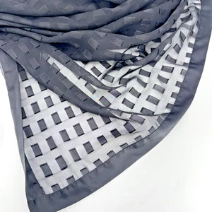 CALVIN KLEIN Elegante Ribete Satinado Negro Gasa con Cuadrados Noche Envoltura/Bufanda - Imagen 1 de 6