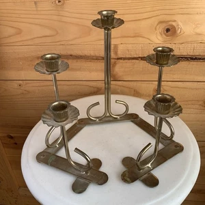 Candelabro de latón vintage 5 velas cónicas ajustables expandibles festoneadas MCM - Imagen 1 de 6