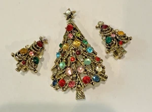 HOLLYCRAFT VINTAGE CHRISTMAS TREE BROOCH & EARRINGS SET - Picture 1 of 4