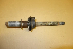 Suzuki Gsxr gsxr400 400 GK73A 1988 front wheel axle with speedo drive - Picture 1 of 4
