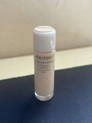 Shiseido Future Solution LX Total Radiance Foundation Neutral 1 - Photo 1/4