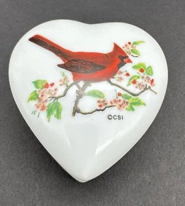 Vintage Kardinal Schmuckschatulle Herzform Weiß Porzellan Rot Vogel Ring Box CSI. - Bild 1 von 11