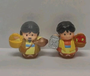 Figuras de posadero y esposa pesebre Fisher Price Little People Navidad 2008 - Imagen 1 de 8