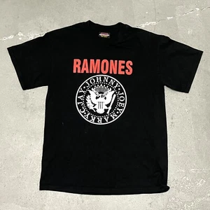 Vintage 2000’s Artimonde The Ramones Graphic Band Tee Small - Bild 1 von 10