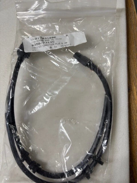 Enchufe de conexión de bote número de pieza B350-7314C para modelos Simplicity GUSTO,MOXI Foto 1 de 1