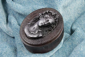 Caja Pastillero Camafeo. Danbiere. S.XIX Cameo Pill Box. Danbiere - Imagen 1 de 7