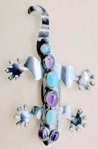 PIN GECKO PLATA ESTERLINA (925) CON PIEDRAS PRECIOSAS TURQUESA Y PRPLE - Imagen 1 de 4