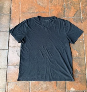 Vince V-Neck Essential T-Shirt Men’s Large Black 100% Pima Cotton Made In Peru - Picture 1 of 5
