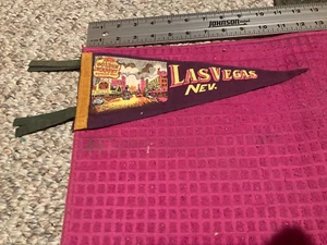 Rare VTG LAS VEGAS PENNANT NV Horseshoe GOLDEN NUGGET Hotel Apache LUCKY STRIKE - Bild 1 von 4