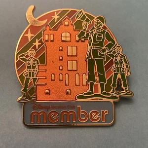 Disney Vacation Club Pin Hollywood Studios Tower Of Terror Toy Story Army Men - Picture 1 of 2