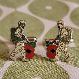 Par de gemelos raros vintage de apelación de amapola que representan gemelos de soldado - Imagen 1 de 6