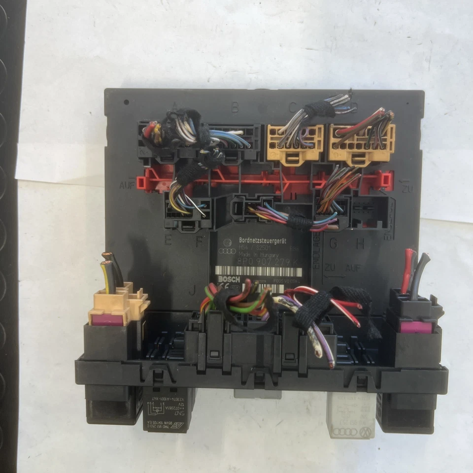 CENTRALINA BCM PER AUDI TT Serie (8J3) 8P0907279K BWA benzina 1984 (06>14) - Immagine 1 di 2