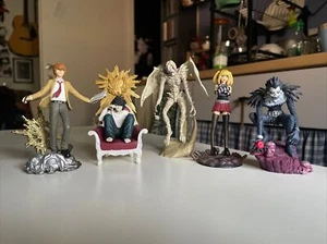 DEATH NOTE Figure Gashapon Serie Completa 5 Pezzi - Foto 1 di 7